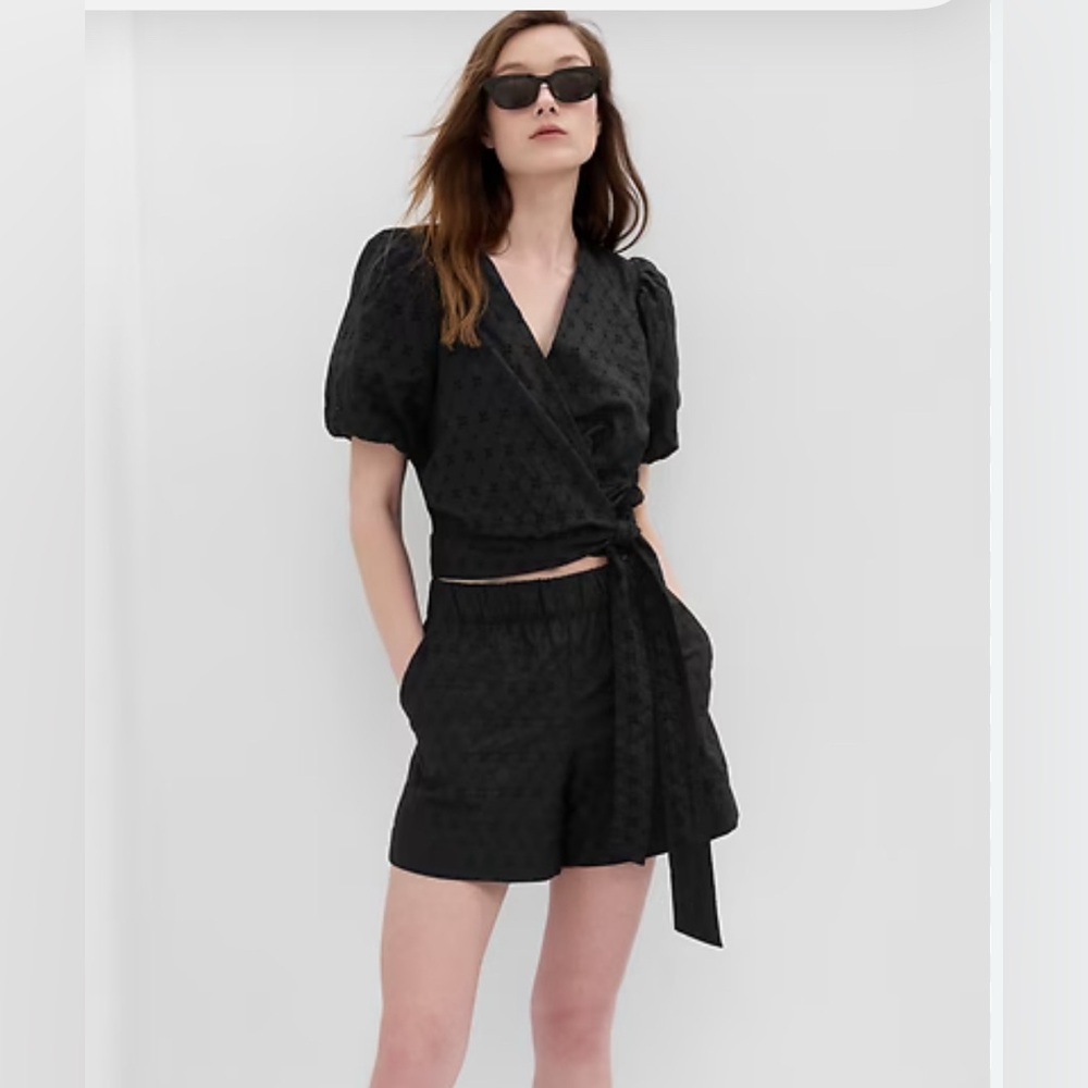 GAP Puff Sleeve Eyelet Wrap Top NAVY‎ Size XXL